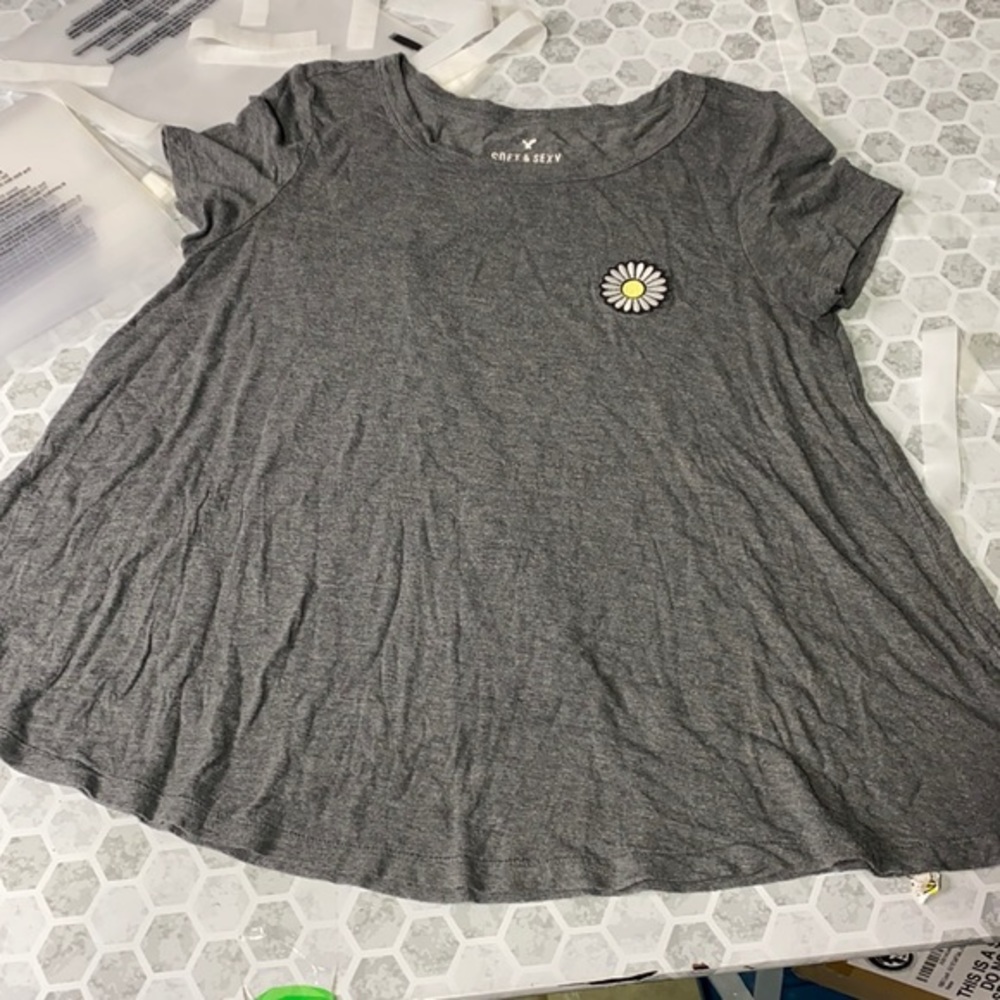 American Eagle XSmall Soft & Sexy Daisy Short Sleeve T Shirt - Picture 1 of 5
